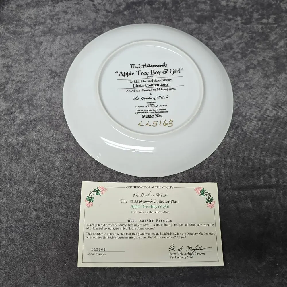 Vintage M.J. Hummel APPLE TREE BOY & GIRL Little Companions Danbury Mint Plate